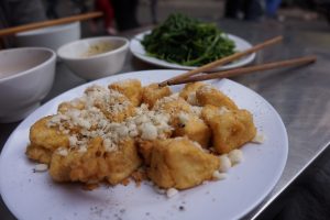 Les Inari Sushi : des bouchées dans une poche de Tofu Frit