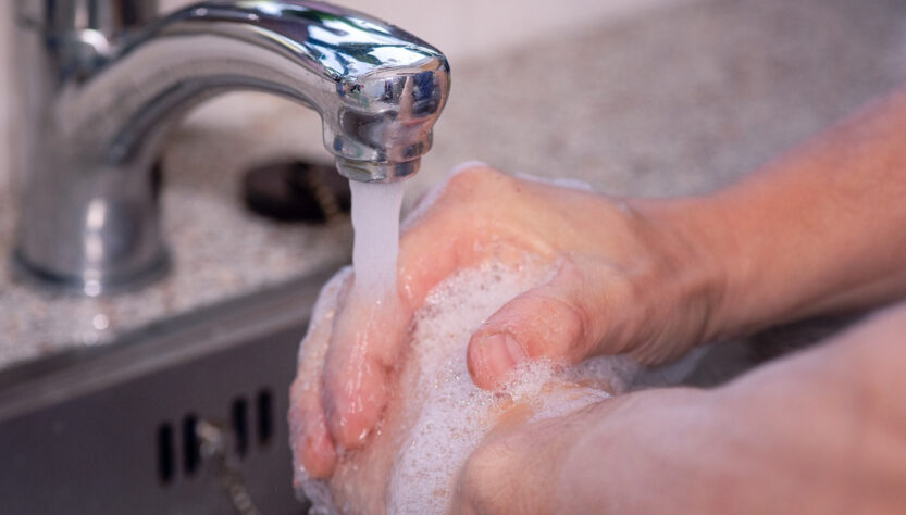 Pourquoi opter pour un lave-mains en inox ?